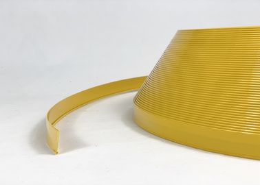 모서리 높은 안전 용이한 설치를 둘러싼 3D 부호 소재 옐로우 컬러 플라스틱 트림 캡